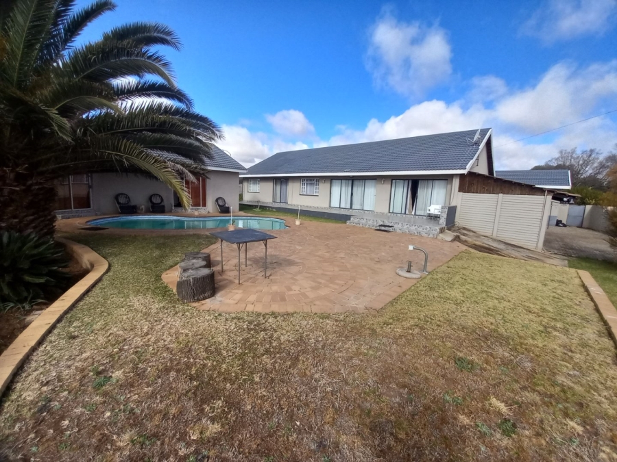 4 Bedroom Property for Sale in Roodia Free State